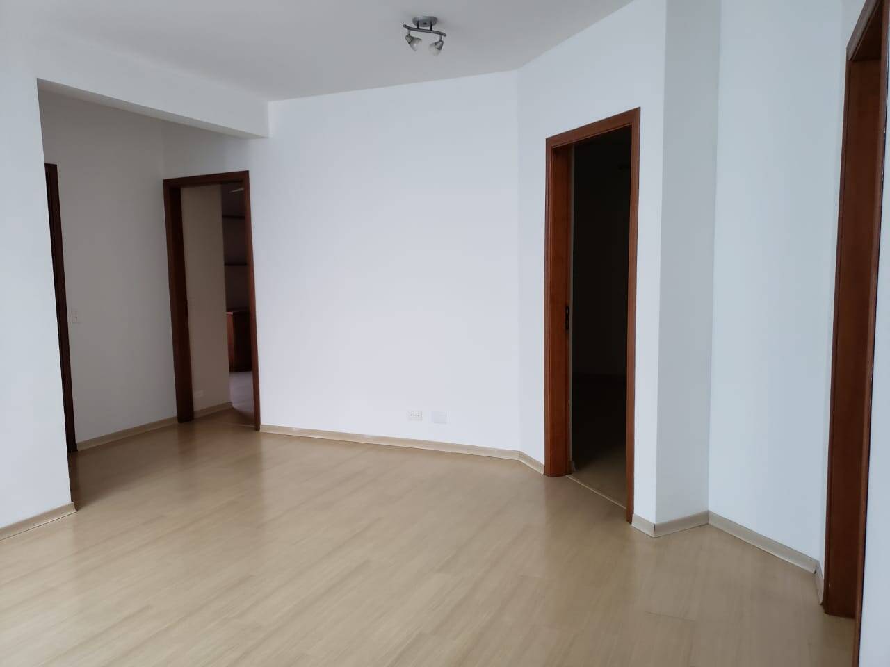 Casa de Condomínio para alugar com 4 quartos, 300m² - Foto 11