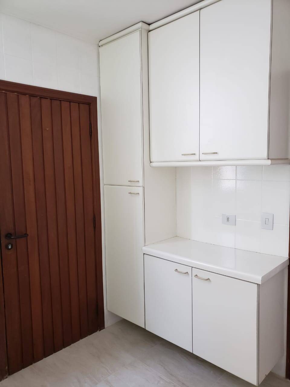 Casa de Condomínio para alugar com 4 quartos, 300m² - Foto 23