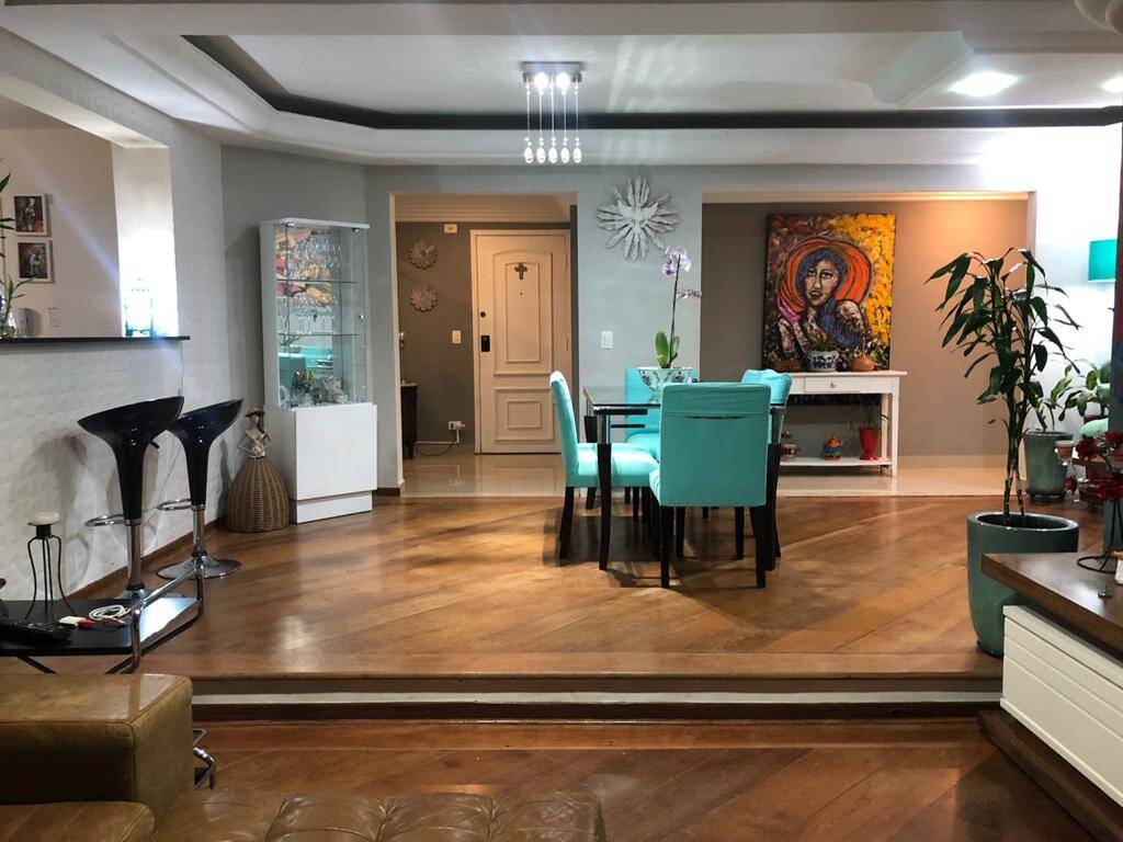 Apartamento à venda com 3 quartos, 165m² - Foto 1