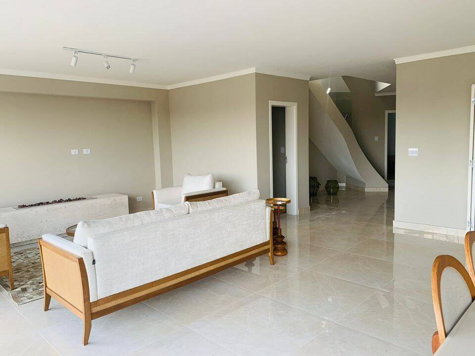 Casa de Condomínio à venda com 5 quartos, 360m² - Foto 3