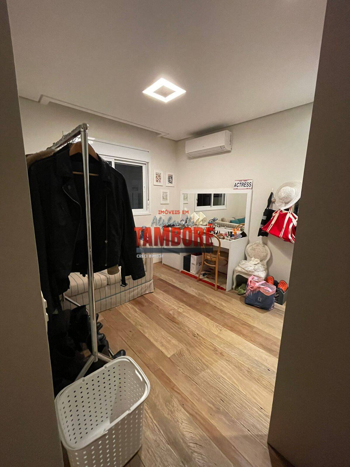 Apartamento à venda com 4 quartos, 202m² - Foto 6