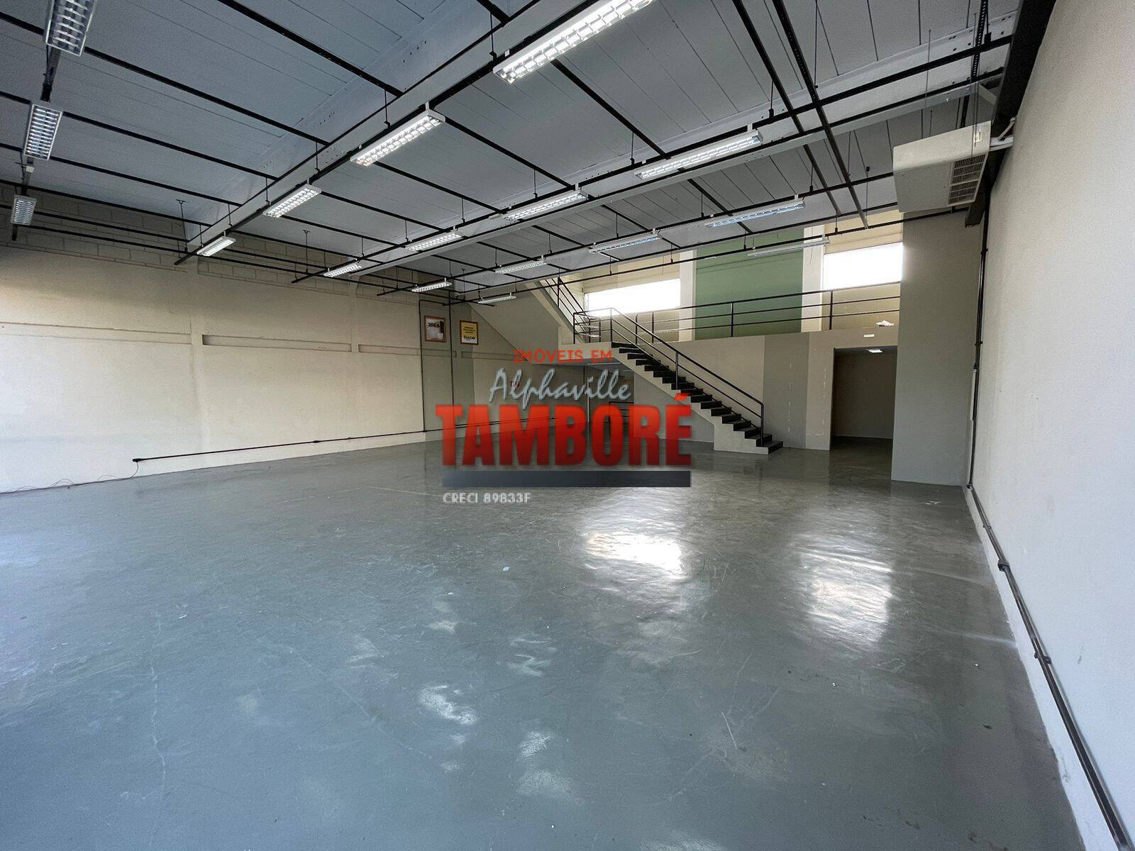 Prédio Inteiro para alugar, 650m² - Foto 2